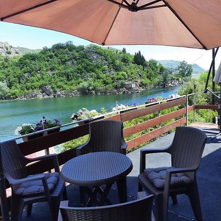 Mali Raj Apartmani Cetinje Exteriör bild