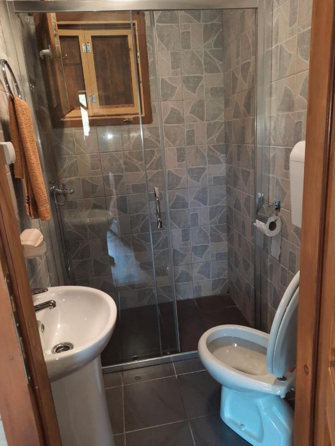 Mali Raj Apartmani Cetinje Exteriör bild