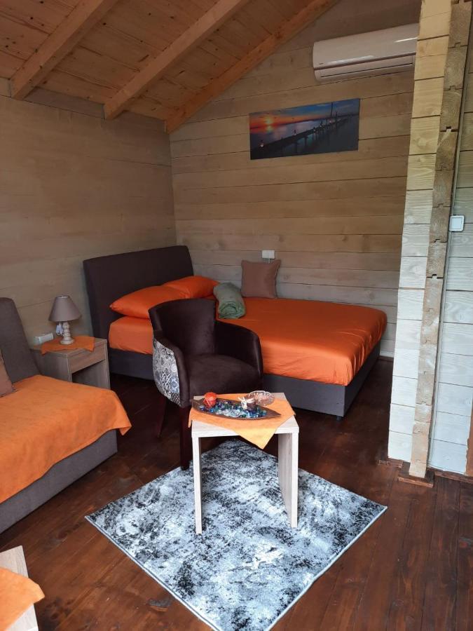 Mali Raj Apartmani Cetinje Exteriör bild