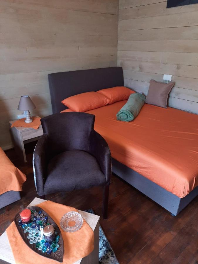 Mali Raj Apartmani Cetinje Exteriör bild