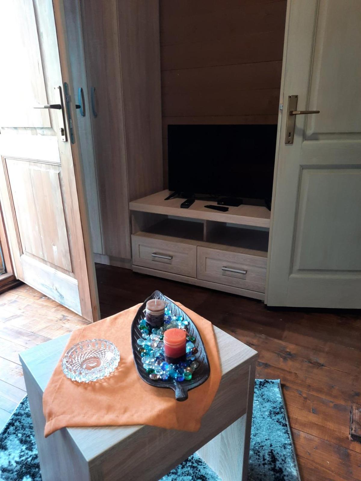 Mali Raj Apartmani Cetinje Exteriör bild