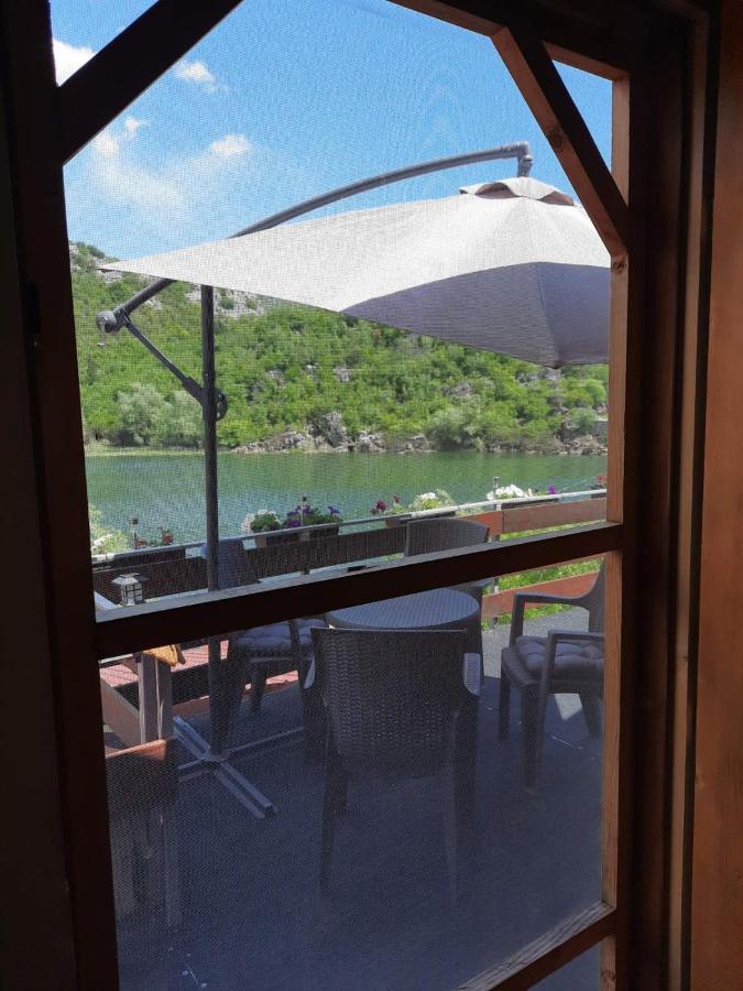 Mali Raj Apartmani Cetinje Exteriör bild