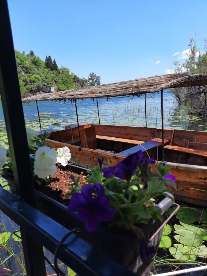 Mali Raj Apartmani Cetinje Exteriör bild
