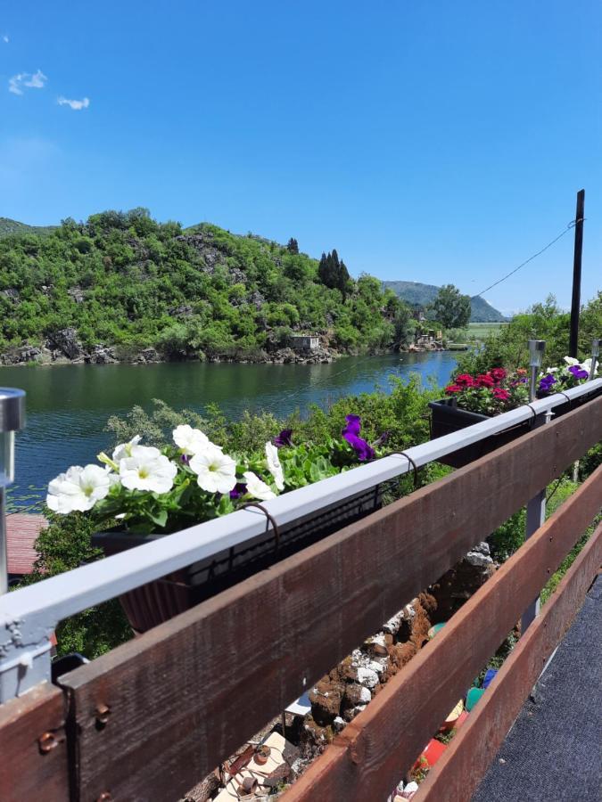 Mali Raj Apartmani Cetinje Exteriör bild