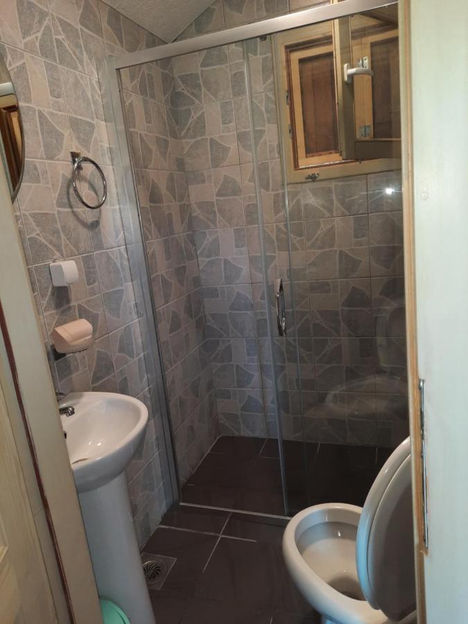 Mali Raj Apartmani Cetinje Exteriör bild