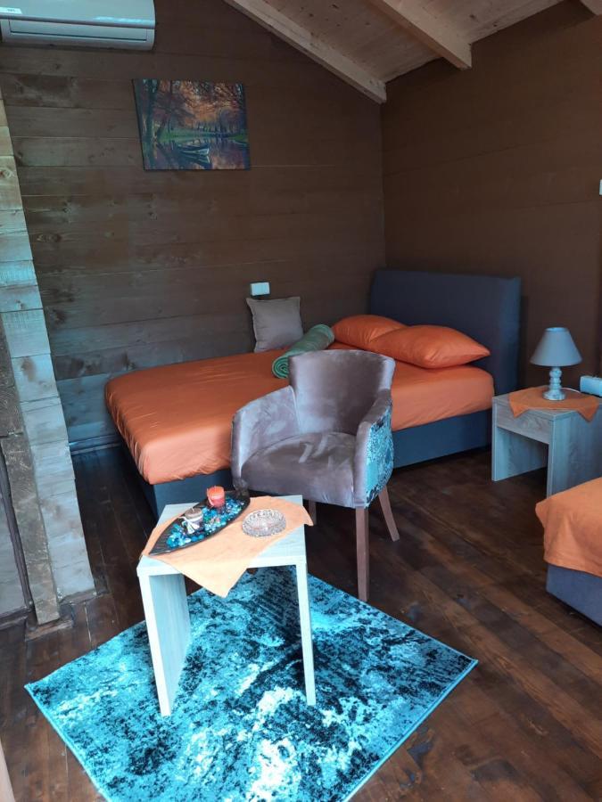 Mali Raj Apartmani Cetinje Exteriör bild