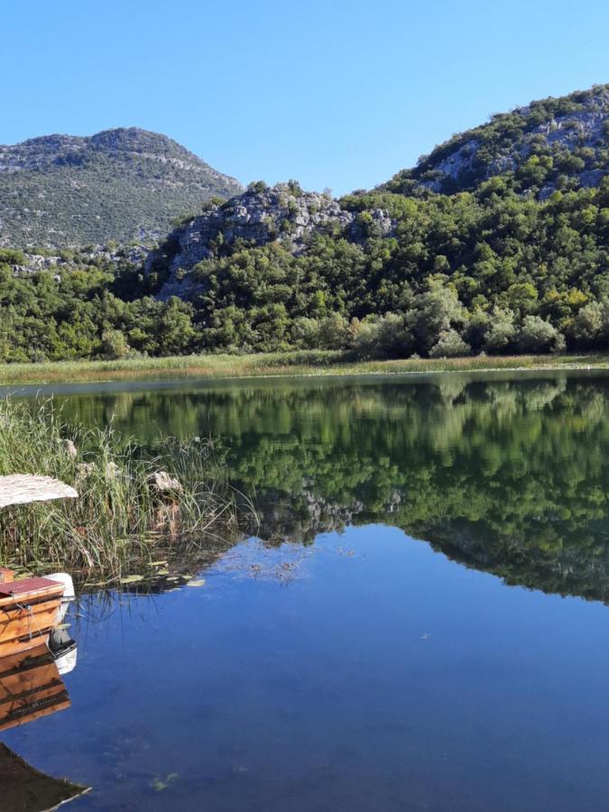 Mali Raj Apartmani Cetinje Exteriör bild