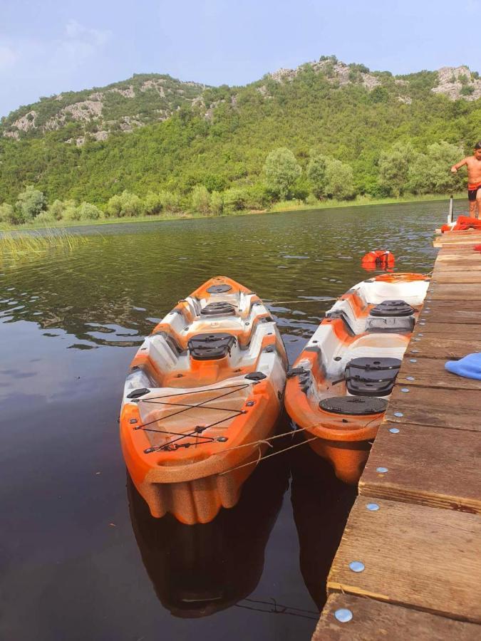 Mali Raj Apartmani Cetinje Exteriör bild