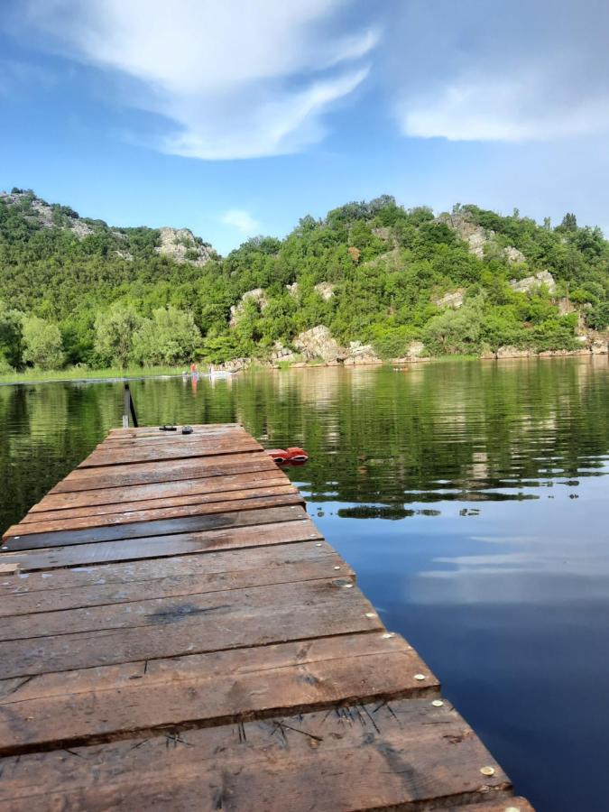 Mali Raj Apartmani Cetinje Exteriör bild