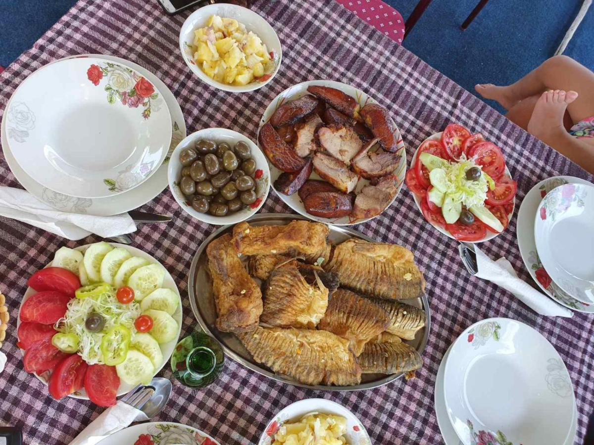 Mali Raj Apartmani Cetinje Exteriör bild