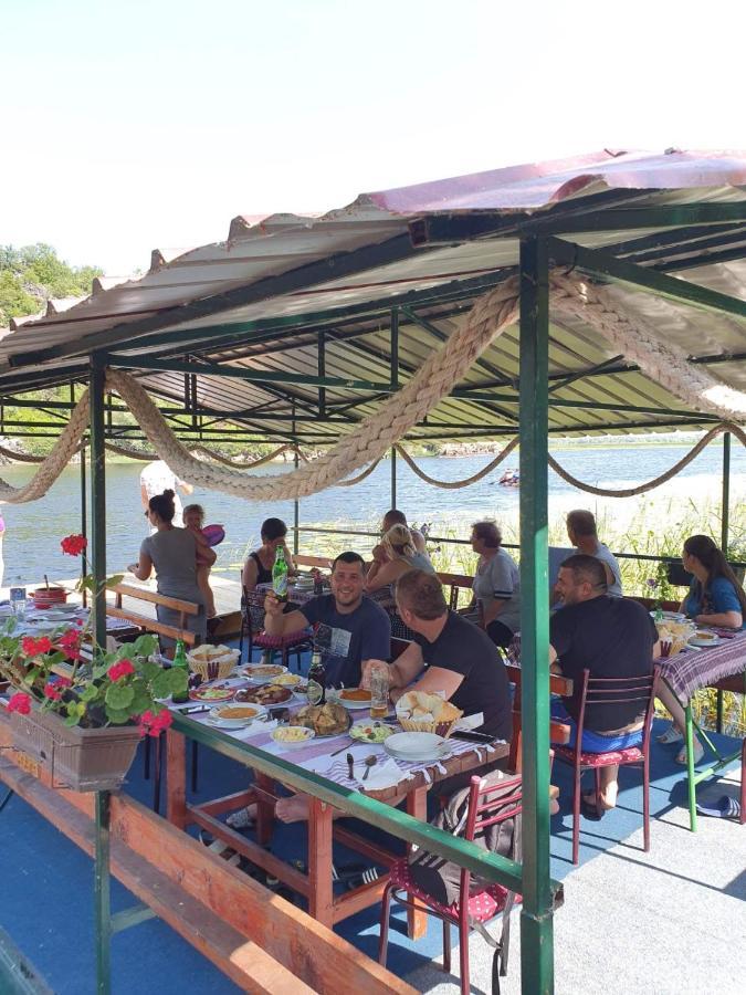 Mali Raj Apartmani Cetinje Exteriör bild