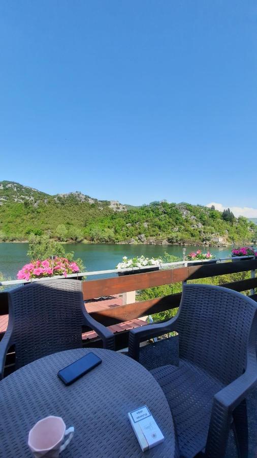 Mali Raj Apartmani Cetinje Exteriör bild